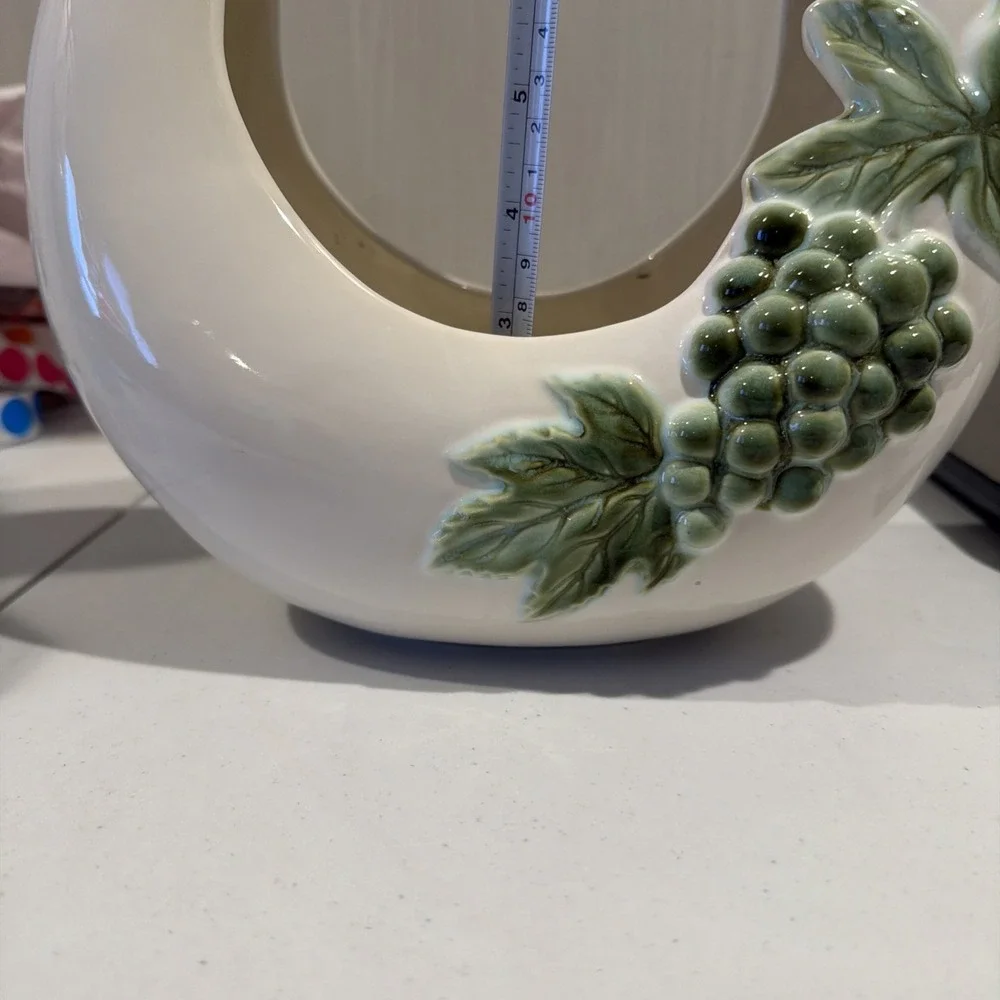 Vtg 1950s Hull Tokay‎ Tuscany Moon Basket Planter Vase Grapes Leaves Vine Handle